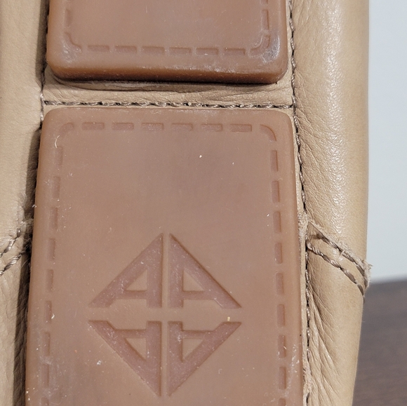 Antonio Melani Tan Leather Loafers Women's Size 10M. - Picture 6 of 11